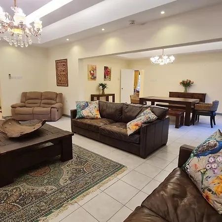 Luxury Holiday Villas In Bahrain For Families Barbar Exterior photo