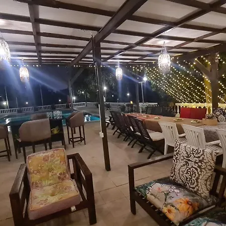 Luxury Holiday Villas In Bahrain For Families Barbar Room photo